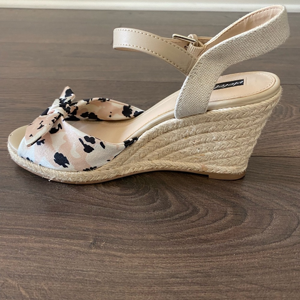 Elegant Beige and Black Wedge Sandals